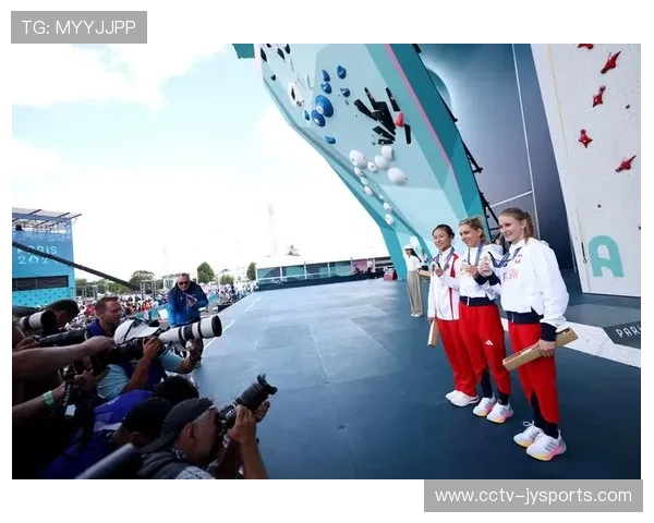 巴黎奥运会资格赛赛程调整，中国女子举力队提前赴法适应场地